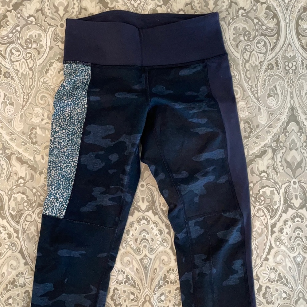 Lululemon pant.